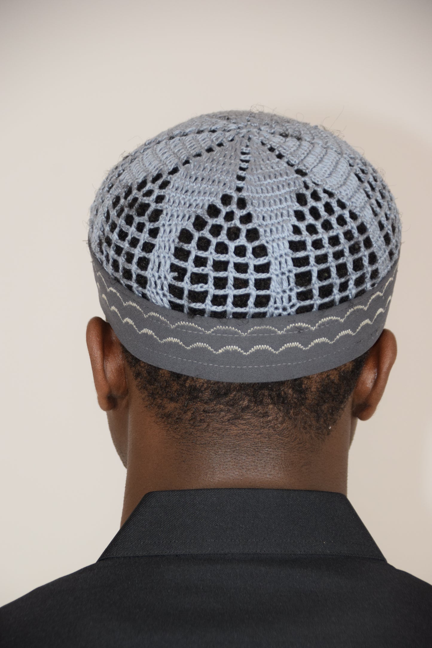 Kufi Egipcio Bordado Clásico – Azul claro y Gris