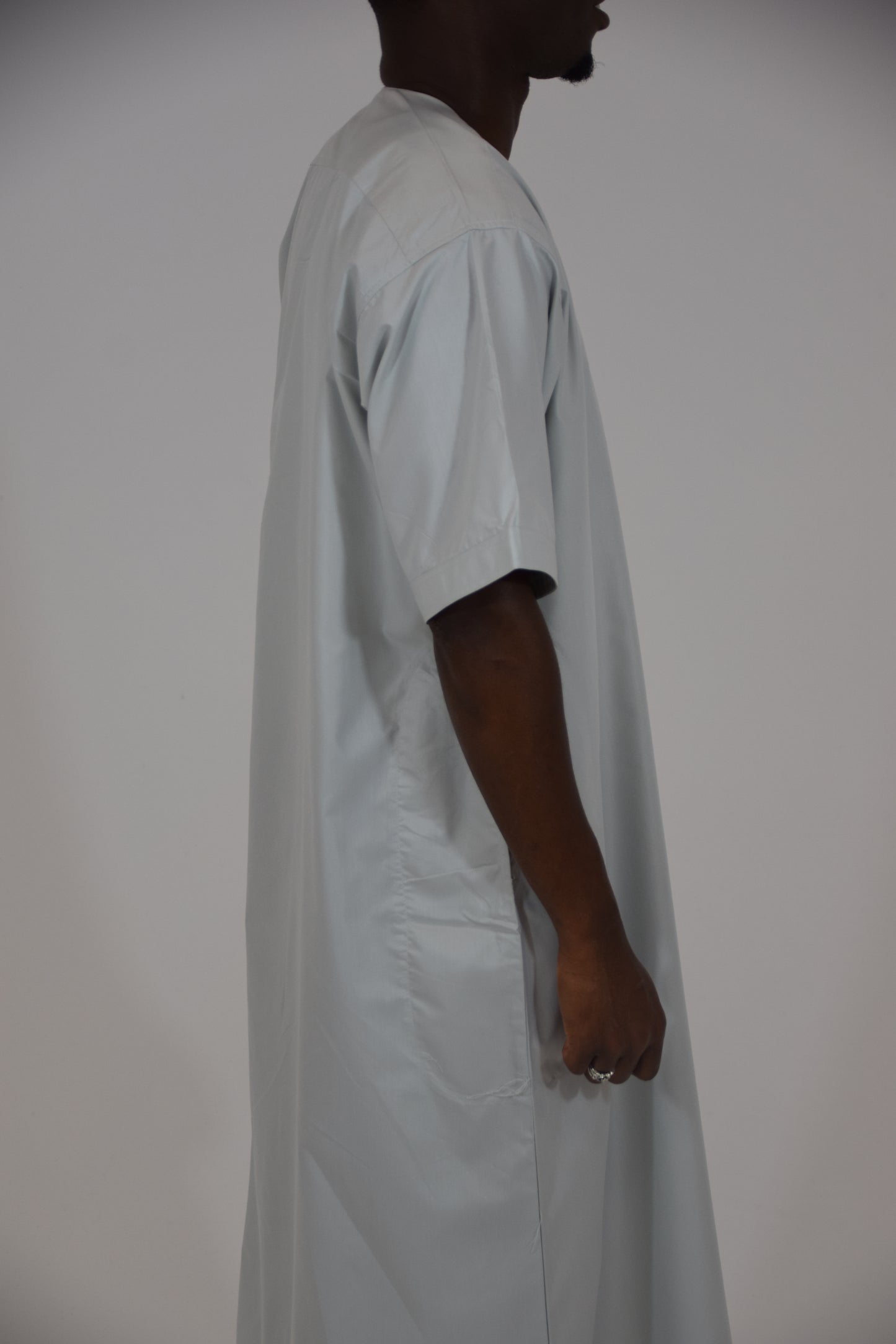 Thobes Hannawi Manga Corta (Azul cielo)