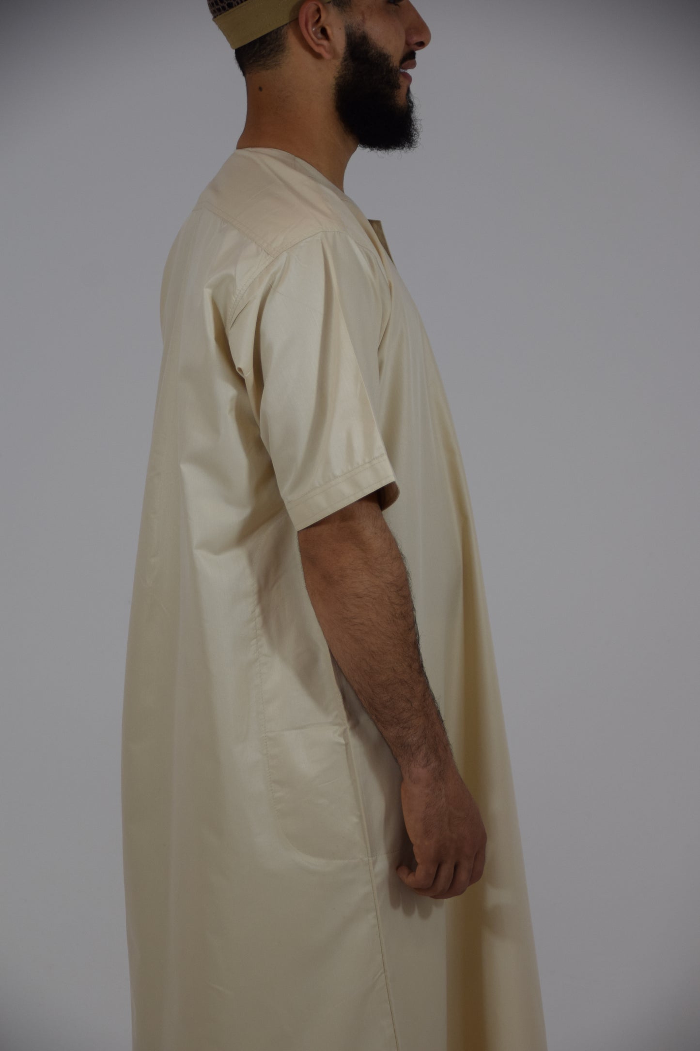 Thobes Hannawi Manga Corta (Beige)