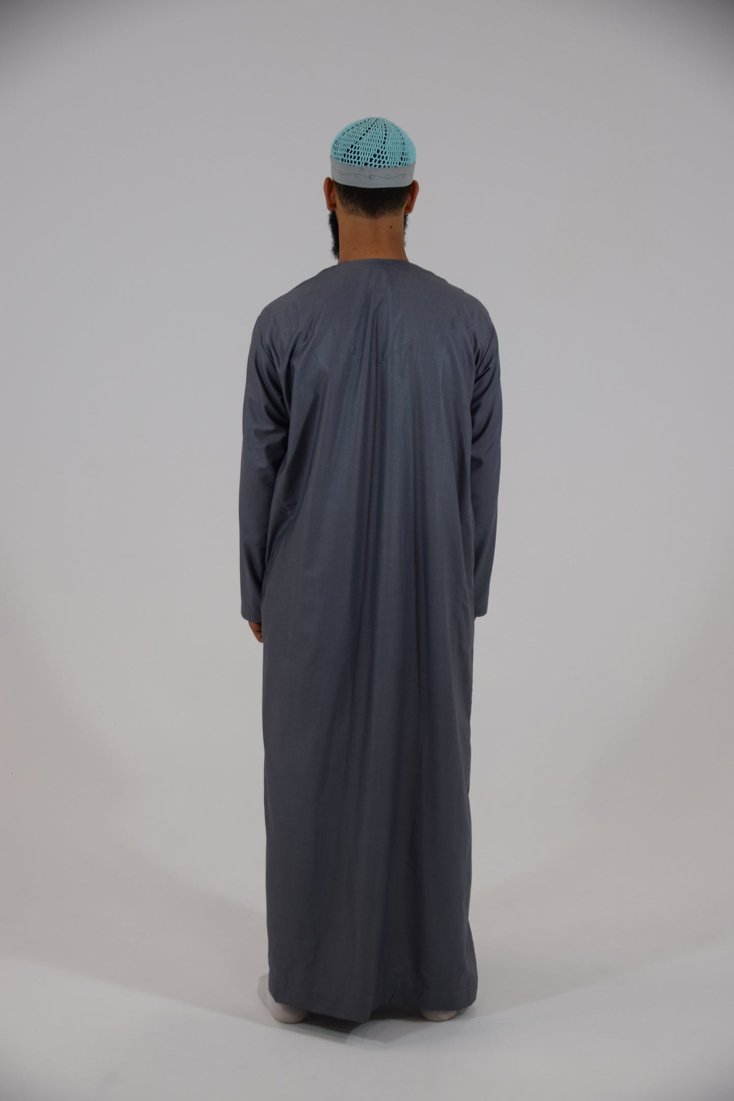 Thobe Emirati Hannawi (Gris azulado)