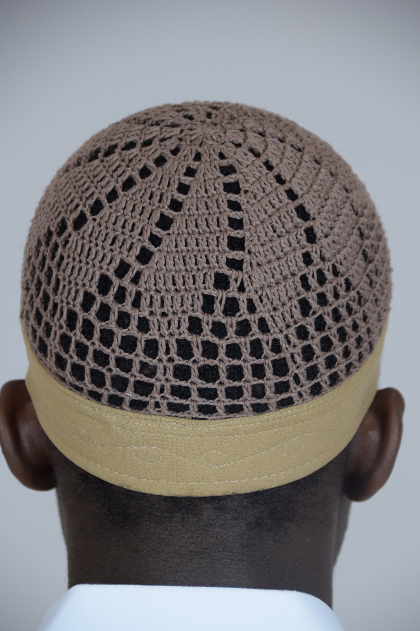 Kufi Egipcio Bordado Clásico – Marron y Beige