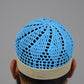Kufi Egipcio Bordado Clásico – Azul cielo y beige