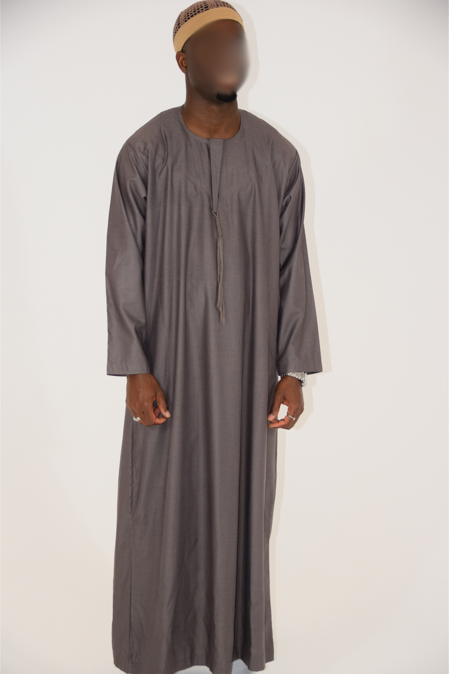 Thobe Emirati Hannawi (Gris oscuro)